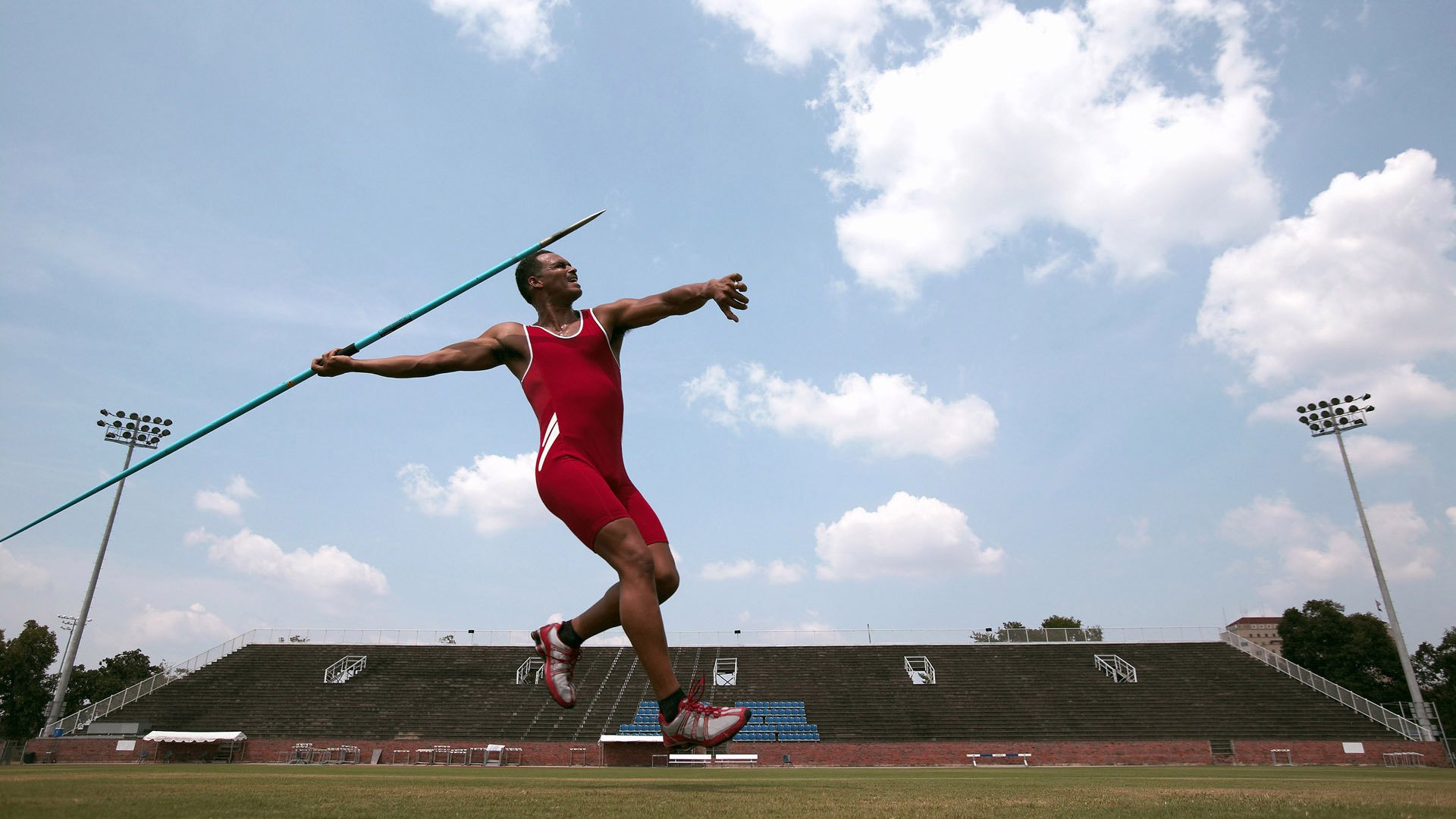 赛道上的涅槃，切特压力下的年度争冠之夜